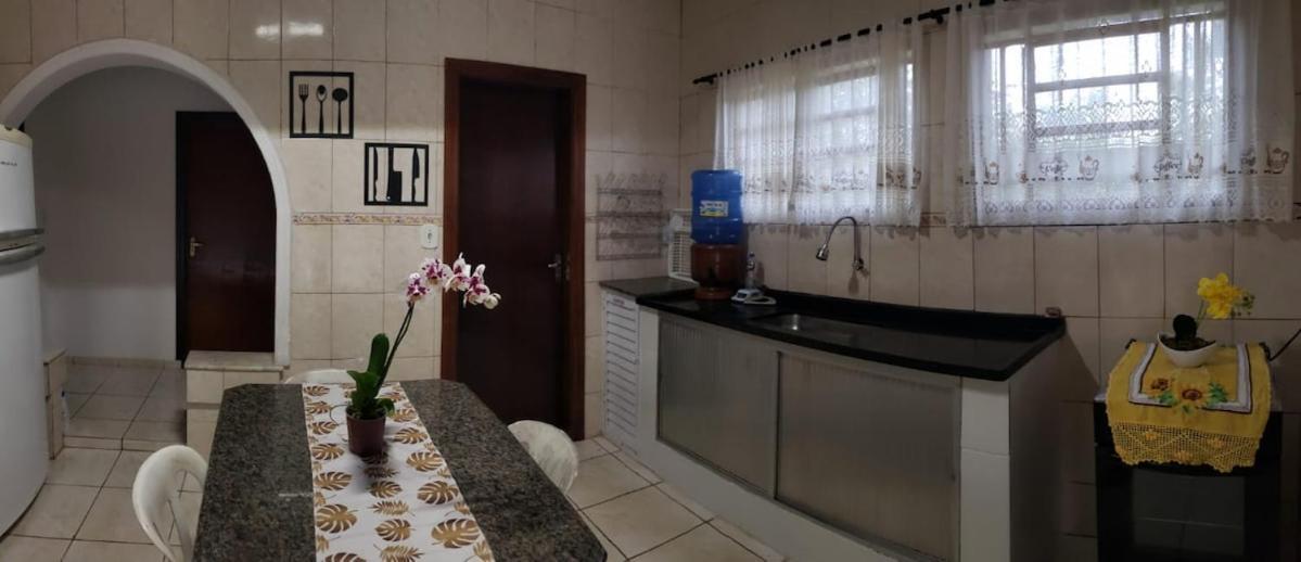 Villa Chacara Charmosa Com Piscina, Campo De Futebol Guaratinguetá Exterior foto